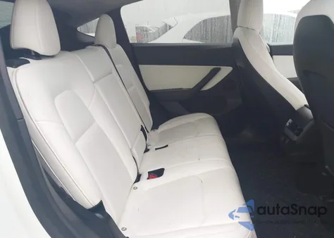 2020 Tesla Model Y Long Range Dual Motor All-Wheel Drive z USA, uszkodzony, nr VIN 5YJYGDEE3LF032585
